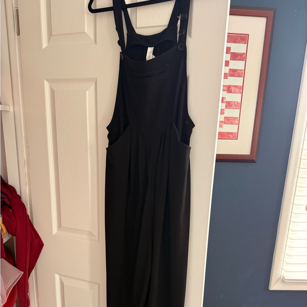 Halara Black Sleeveless Jumpsuit